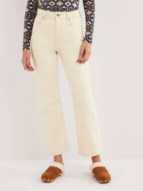 Boden Smart Crop Kick Flare Denim Jeans in Ecru Size 6